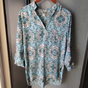 LARA fashion Blouse Size S Size Small Boho, Chic, Light Blue Buttons 3/4 Sleeve